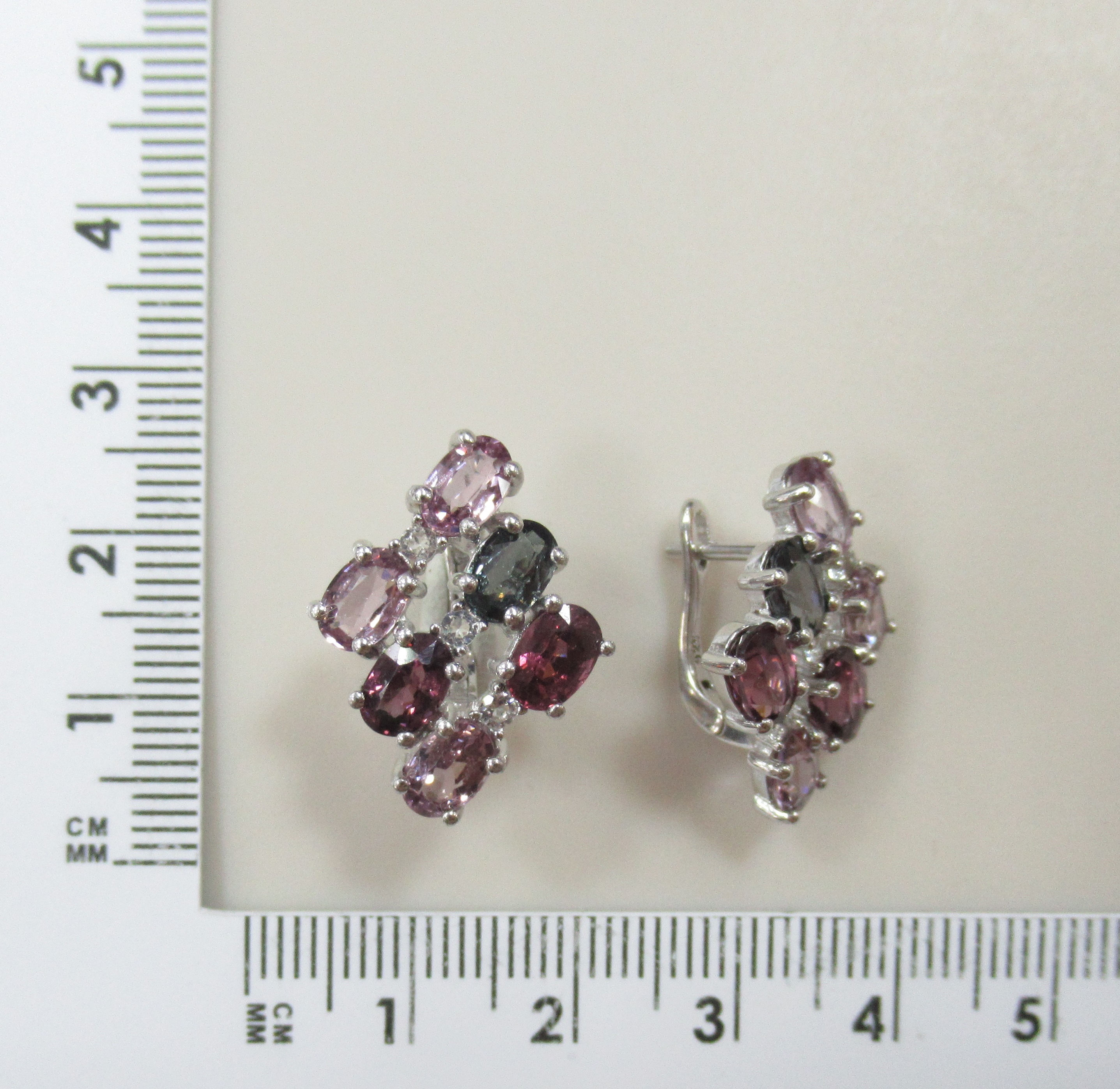 Серебряные серьги с разноцветной шпинелью